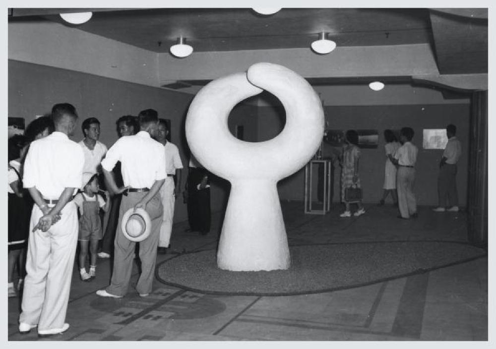 Exhibition photograph: "Isamu Noguchi," Mitsukoshi Department Store (August 18 - 27, 1950)