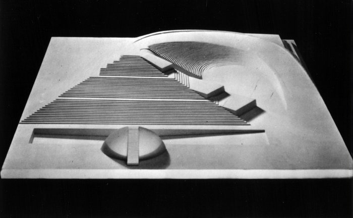 PLAY MOUNTAIN　イサム・ノグチ　ルイス・カーン Play Mountain - The Noguchi Museum