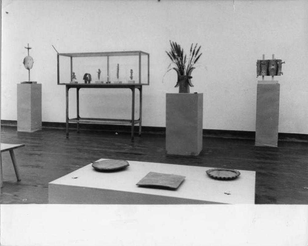 "Isamu Noguchi Exhibition," Museum of Modern Art, Kamakura, September 23, 1952 - October 19, 1952.