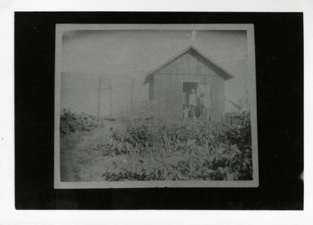 Isamu Noguchi as a child in California, at his home with Leonie Gilmour and his aunt or grandmother