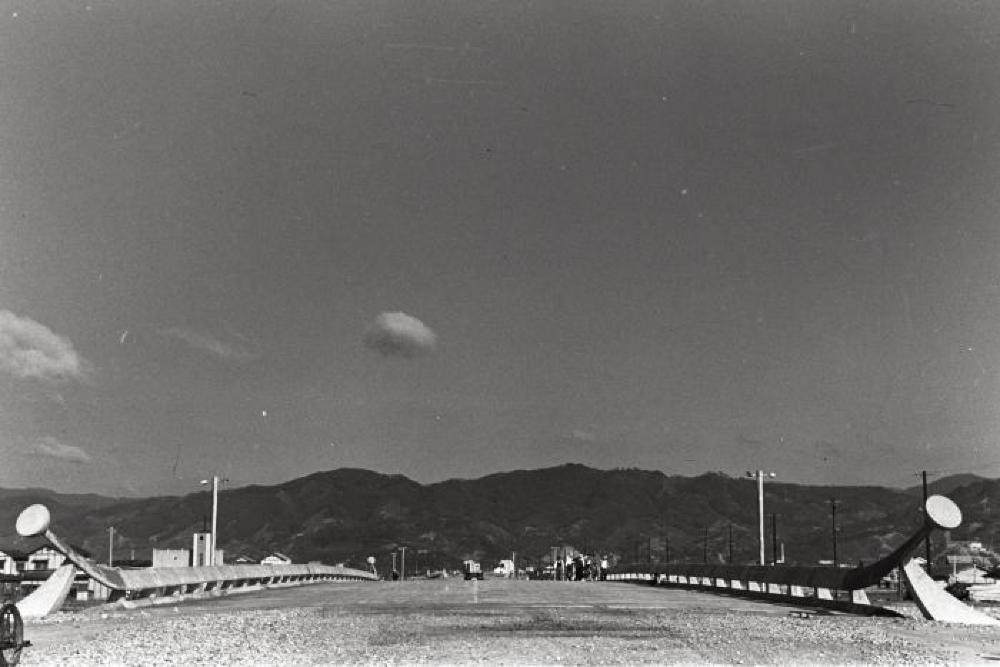 Hiroshima Bridge Railings; Hiroshima, Japan
Tsukuru (to build); east bridge 