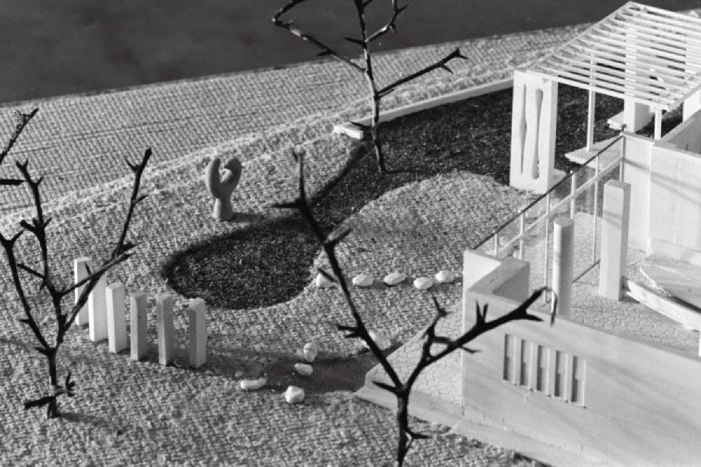 Installation view of "Isamu Noguchi," Mitsukoshi Department Store exhibition (Nihombashi Head Store); Model for Faculty and Garden, Shin Banraisha, Keio University