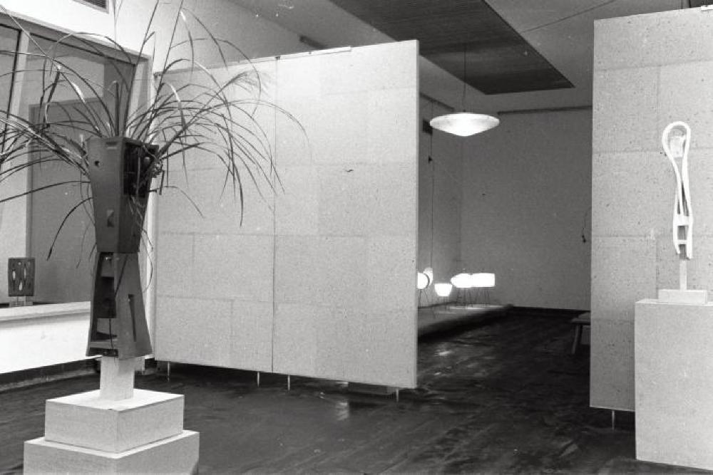 Installation view of "Isamu Noguchi Exhibition," Museum of Modern Art, Kamakura 