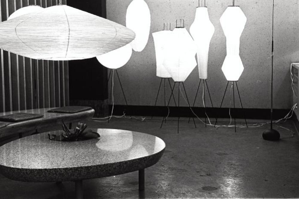 Installation view of "Isamu Noguchi Exhibition," Chuo Koron Gallery 