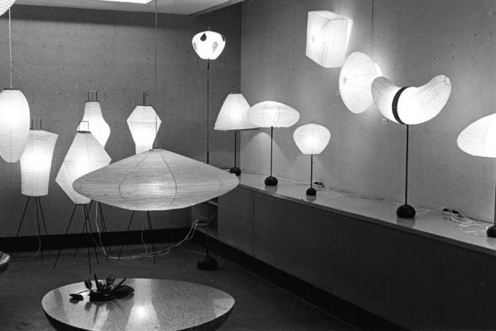 Installation view of "Isamu Noguchi Exhibition," Chuo Koron Gallery 