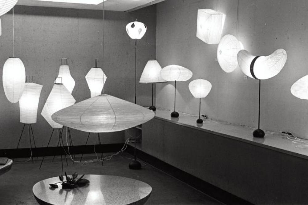 Installation view of "Isamu Noguchi Exhibition," Chuo Koron Gallery 