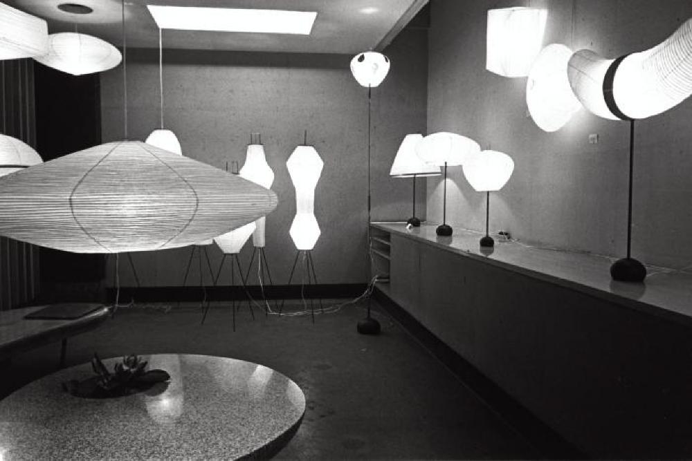 Installation view of "Isamu Noguchi Exhibition," Chuo Koron Gallery 