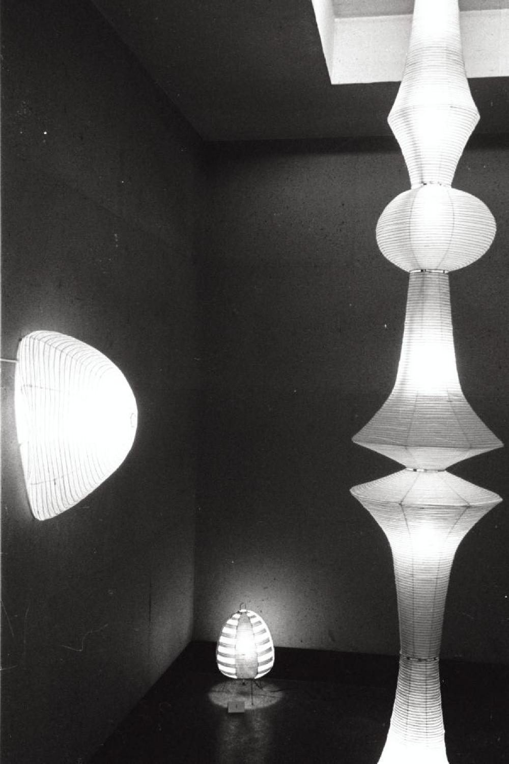 Installation view of "Isamu Noguchi Exhibition," Chuo Koron Gallery 