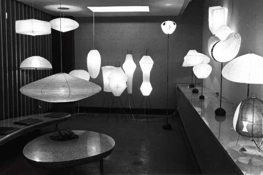 Installation view of "Isamu Noguchi Exhibition," Chuo Koron Gallery 