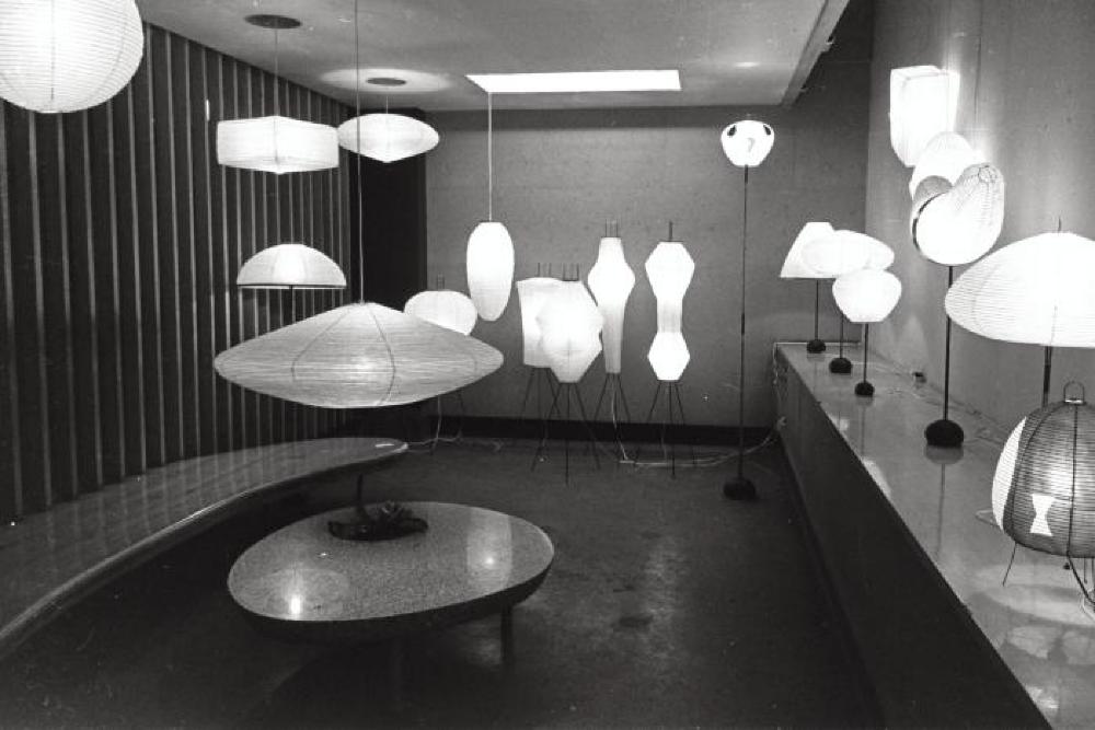 Installation view of "Isamu Noguchi Exhibition," Chuo Koron Gallery 