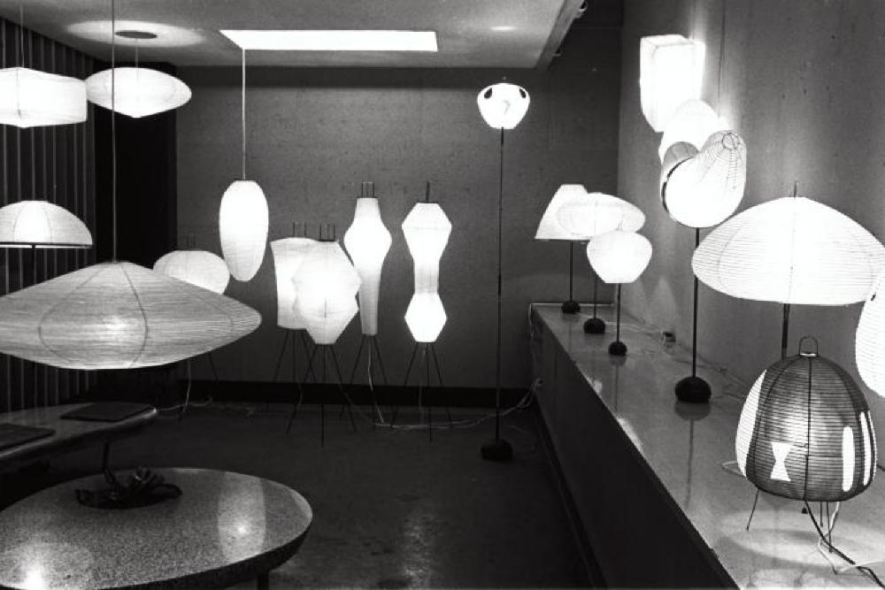 Installation view of "Isamu Noguchi Exhibition," Chuo Koron Gallery 