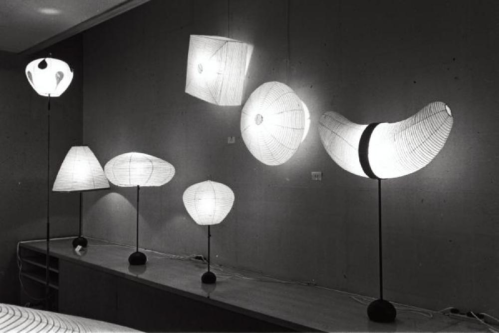 Installation view of "Isamu Noguchi Exhibition," Chuo Koron Gallery 