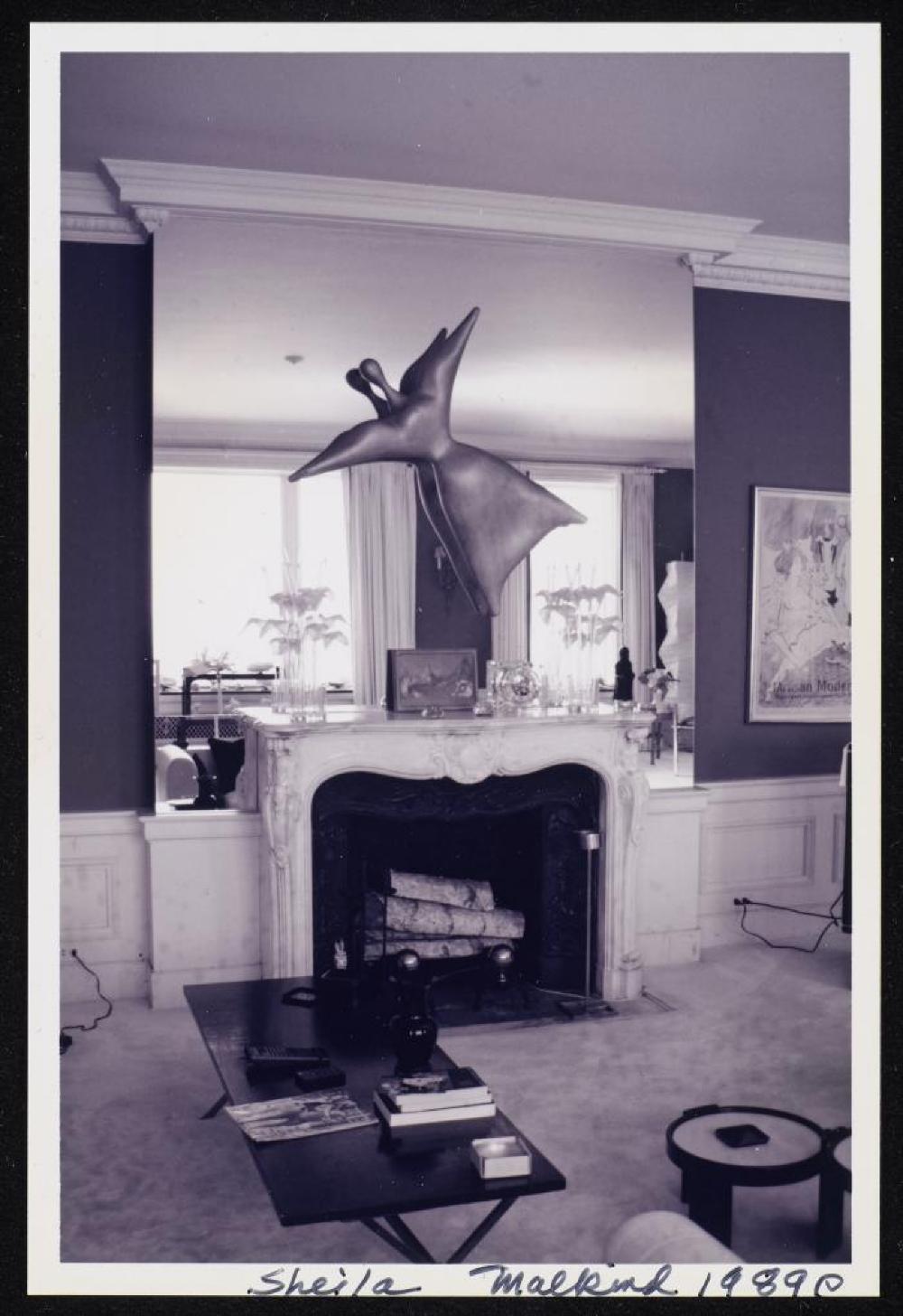 Miss Expanding Universe (1932) in apartment