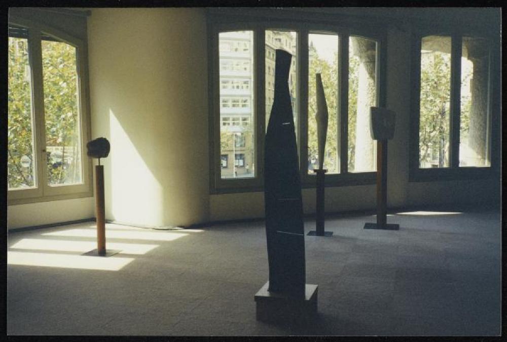 Installation view of "Noguchi," Fundacio Caixa de Catalunya 