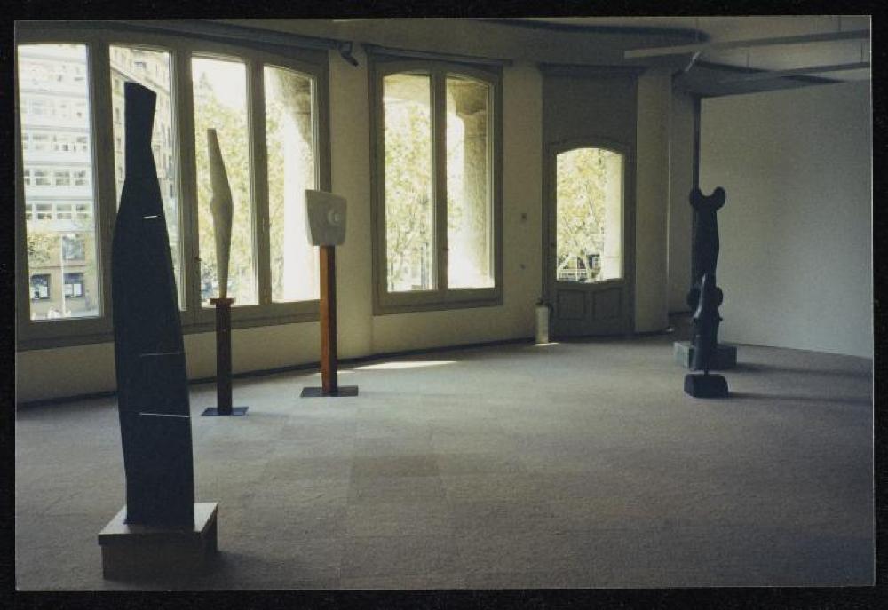 Installation view of "Noguchi," Fundacio Caixa de Catalunya 