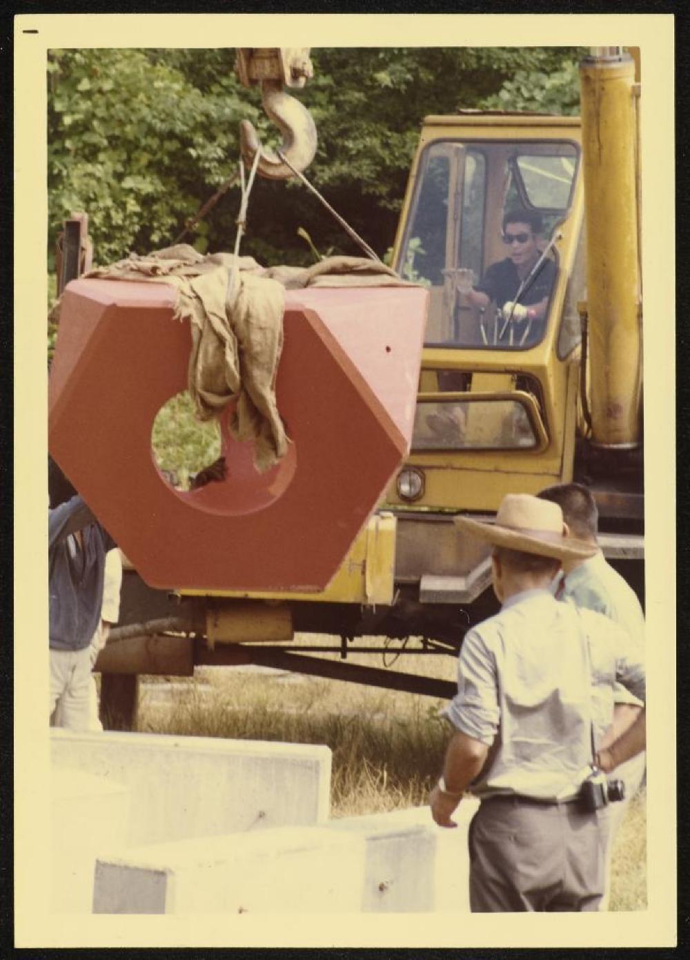 Installation of Octetra at "First International Exhibition of Modern Sculpture," Hakone Open Air Museum, Japan