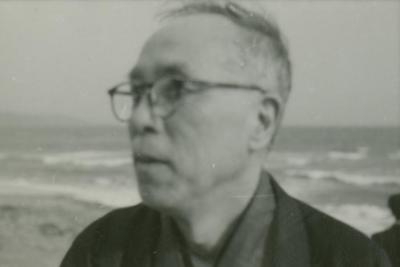 Travel Photograph; Novelist and painter Ikuma Arishima, Inamuragasaki, Japan